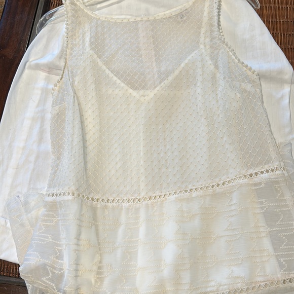 BB Dakota Size XS Crème Colored 2 Piece Dress Zippered Back Scallop hem - Picture 7 of 7